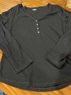Unbranded Black Long-Sleeve Ribbed Henley Shirt